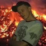 Desatron's Avatar Photo