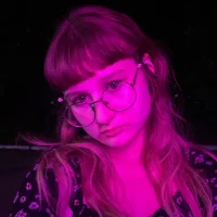 LinetteHewson's Profile Pic