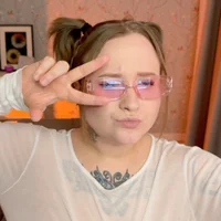 Slika avatara modela NaomiRey1