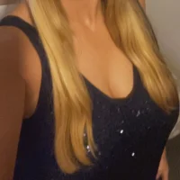 BustyBlonde_Lara