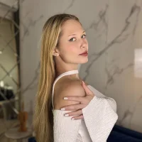 Slika avatara modela AllaMilln