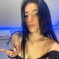 Lornamedina07 Adlı Modelin Çevrimdışı Sohbet Odası