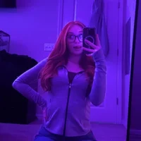 emilyred326's Profile Pic