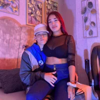 PhoenixAndEvelyn এর প্রোফাইল ছবি