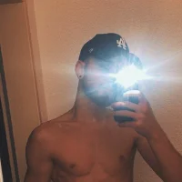 صورة الملف الشخصي لـ skydiscret01