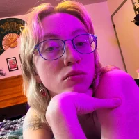 harlequinbussy's Avatar Pic