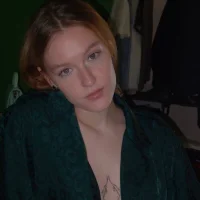 FloriaSeale's Avatar Pic