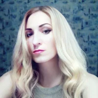 Julia_Ross's Profile Pic