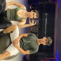 aDoiSZ2 的个人资料图片