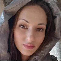 LunaCrystall Adlı Modelin Avatarı