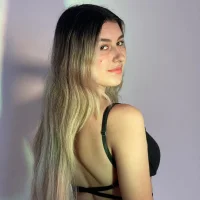 susi_gomez's Avatar Pic