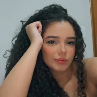 MiaSimoes's Profile Pic