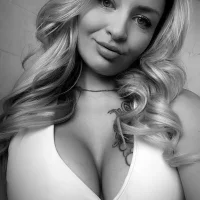 BriannaBrandt's Avatar Pic