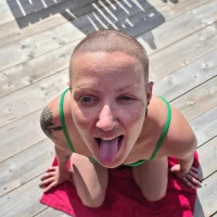 Vicki_85's Avatar Photo