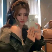 -Nicole-e 头像图片