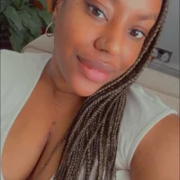 Slika avatara modela LavenderBuxton