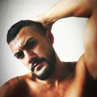 arabeniyalabeni34 Adlı Modelin Avatarı