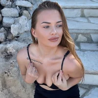 ElenaRebelle's Avatar Pic