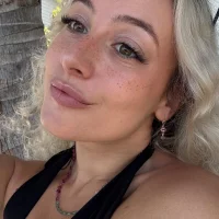 miadivinas profilbillede