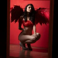 aurelialux Φωτ, Προφίλ