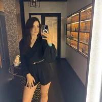 BrunetteCandy22's Avatar Pic