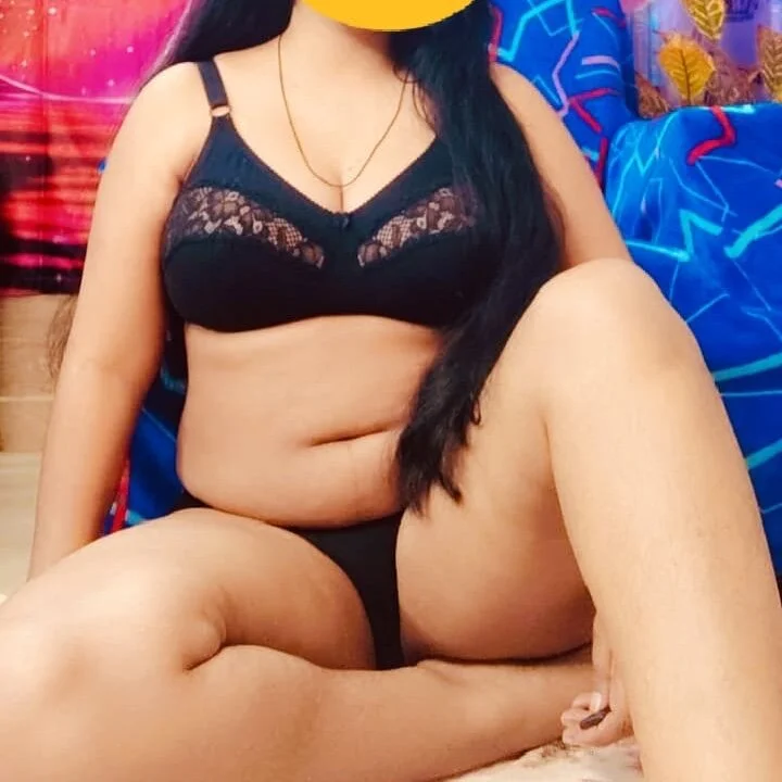 Cute-Radhika1