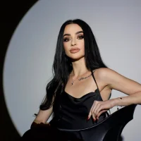 veloursasha's Profile Pic