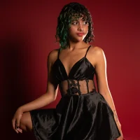 selena_holt Adlı Modelin Avatarı