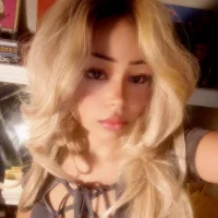 Milkandhoneybby's Avatar Pic