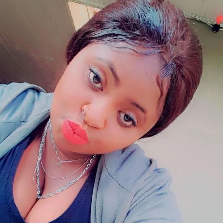 Bustydivaxxx21