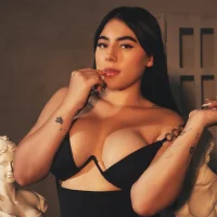 LeslieVenet's Avatar Pic