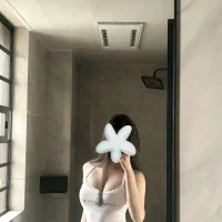 zz-lingling's Profile Pic