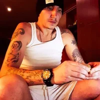 Robert87x's Avatar Photo