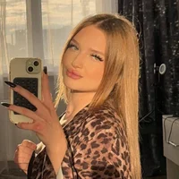 Slika avatara modela SolLocy