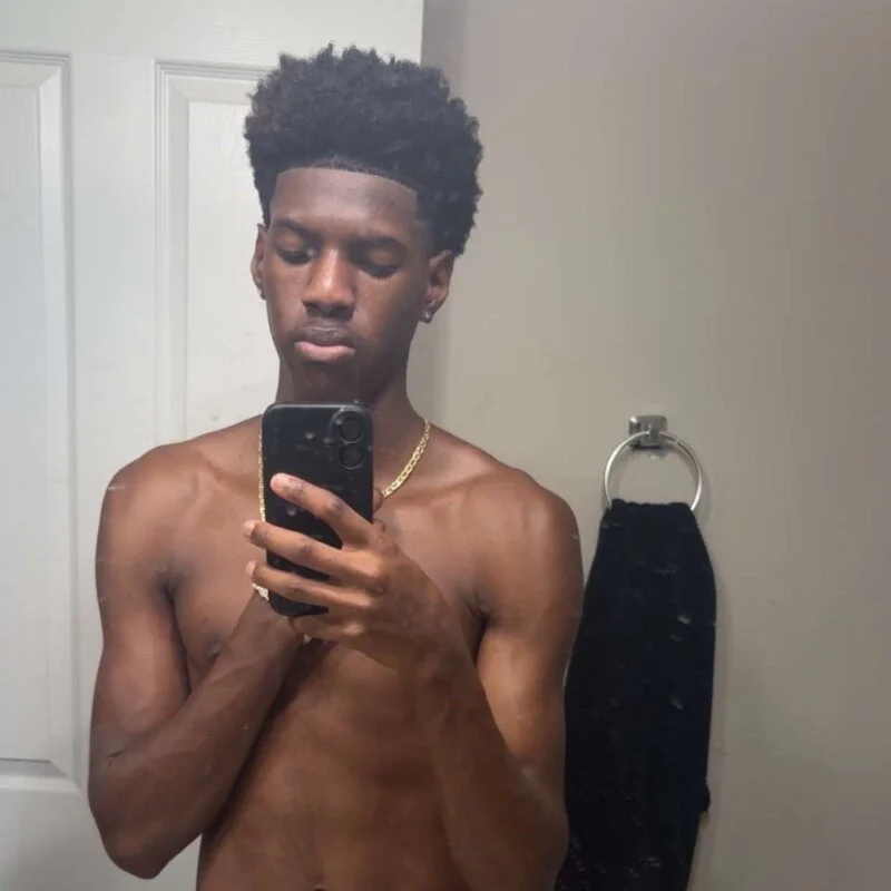 ouzitrey profile photo