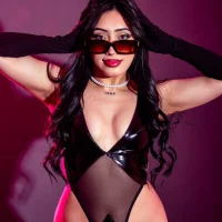 Kim_g, вебкам-модель Stripchat из Колумбии