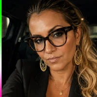 RaquelSanta's Avatar Pic