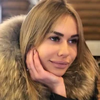 MissCassandra Φωτ, Προφίλ