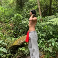 thom_av's Profile Pic