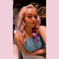 Queenkdaddysgirl 头像图片