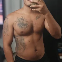 VelvetLatino webcam