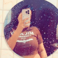 Hina_Chaudhary Adlı Modelin Avatarı