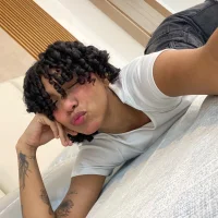 aitana_ross' Offline Chat Room