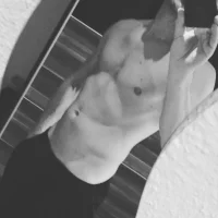 รูปโปรไฟล์ของ Erz84