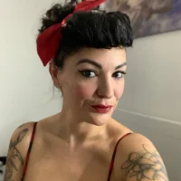 FoxyLucy's Profile Pic