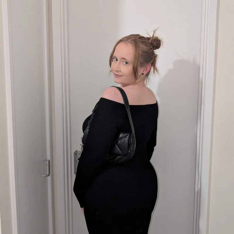 Anna-Curvy-xx