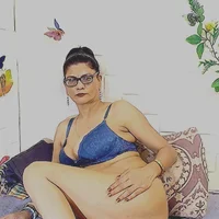 IndianAllure Adlı Modelin Avatarı