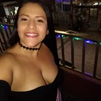 Charllottee's Profile Pic