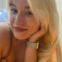 SabinaEster's Profile Pic