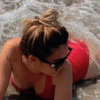Rich_and_hot webcam